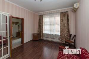 Дом 330м&sup2;, 2-этажный, участок 4 сот.  