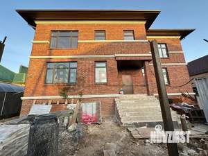 Дом 440м², 3-этажный, участок 6 сот.  