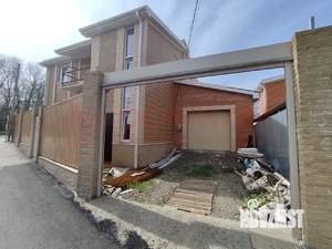 Дом 240м&sup2;, 2-этажный, участок 4 сот.  