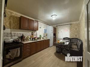 Дом 220м&sup2;, 2-этажный, участок 8 сот.  