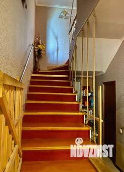 Дом 212м², 3-этажный, участок 2 сот.  