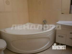 Дом 203м&sup2;, 2-этажный, участок 6 сот.  