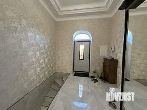 Дом 550м&sup2;, 3-этажный, участок 6 сот.  