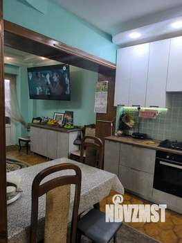 Дом 302м&sup2;, 3-этажный, участок 5 сот.  