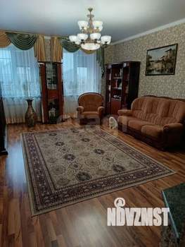 Дом 360м², 3-этажный, участок 8 сот.  