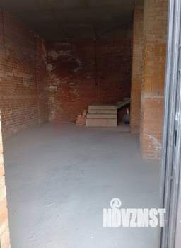 Дом 240м&sup2;, 3-этажный, участок 1 сот.  