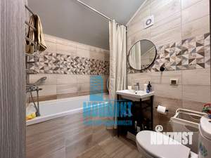 Дом 100м&sup2;, 2-этажный, участок 3 сот.  