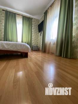 Дом 250м², 3-этажный, участок 6 сот.  