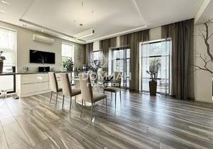 Дом 374м&sup2;, 2-этажный, участок 7 сот.  