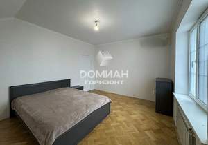 Дом 242м&sup2;, 3-этажный, участок 6 сот.  