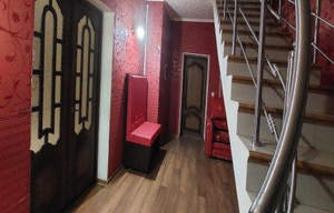 Дом 302м&sup2;, 2-этажный, участок 3 сот.  