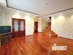 Дом 236м&sup2;, 3-этажный, участок 3 сот.  