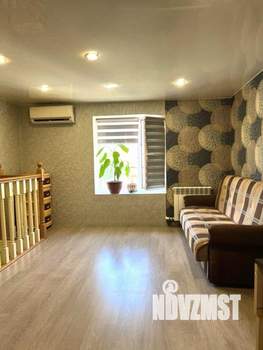 Дом 42м&sup2;, 2-этажный, участок 1 сот.  