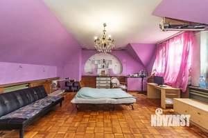 Дом 288м², 3-этажный, участок 3 сот.  