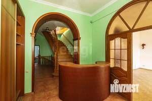 Дом 600м², 4-этажный, участок 6 сот.  
