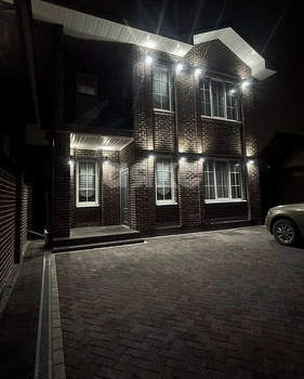 Дом 145м&sup2;, 2-этажный, участок 3 сот.  