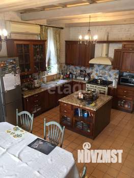 Дом 436м&sup2;, 2-этажный, участок 10 сот.  