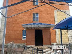 Дом 400м², 3-этажный, участок 6 сот.  