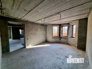 Дом 325м², 3-этажный, участок 6 сот.  