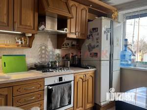 Дом 300м&sup2;, 3-этажный, участок 380 сот.  