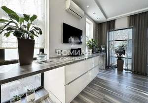 Дом 374м&sup2;, 2-этажный, участок 7 сот.  