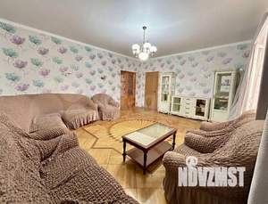 Дом 292м&sup2;, 3-этажный, участок 6 сот.  