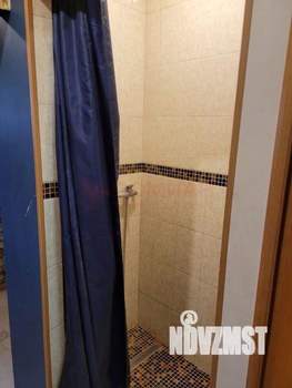 Дом 100м&sup2;, 2-этажный, участок 6 сот.  