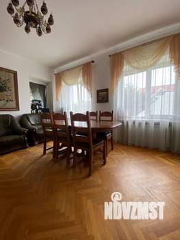 Дом 250м², 3-этажный, участок 6 сот.  