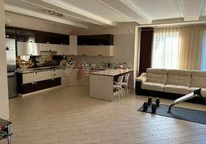 Дом 354м², 3-этажный, участок 3 сот.  