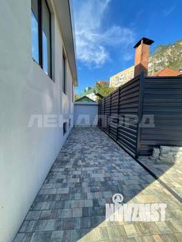 Дом 263м&sup2;, 2-этажный, участок 3 сот.  