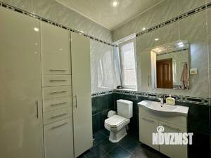 Дом 300м&sup2;, 2-этажный, участок 4 сот.  