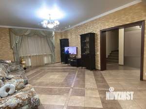 Дом 220м², 3-этажный, участок 3 сот.  