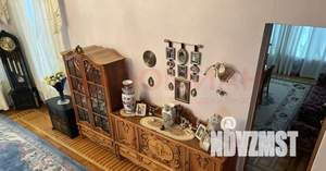 Дом 293м&sup2;, 3-этажный, участок 4 сот.  