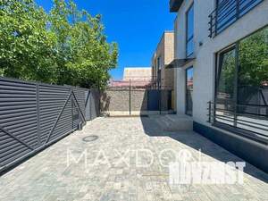 Дом 340м², 2-этажный, участок 3 сот.  