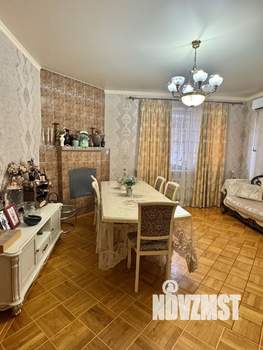 Дом 300м², 3-этажный, участок 6 сот.  