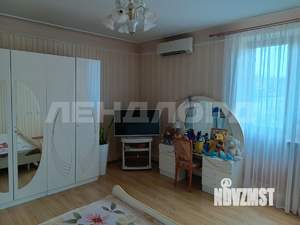 Дом 219м², 2-этажный, участок 8 сот.  