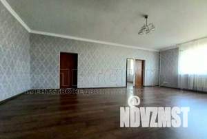 Дом 220м&sup2;, 2-этажный, участок 3 сот.  