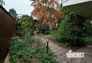 Дом 210м&sup2;, 2-этажный, участок 3 сот.  