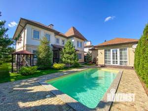 Дом 312м², 2-этажный, участок 7 сот.  