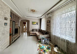 Дом 100м&sup2;, 2-этажный, участок 3 сот.  