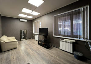 Дом 200м&sup2;, 3-этажный, участок 2 сот.  