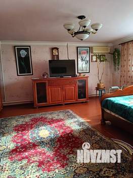 Дом 230м&sup2;, 2-этажный, участок 6 сот.  