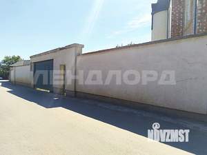 Дом 1000м², 3-этажный, участок 0 сот.  