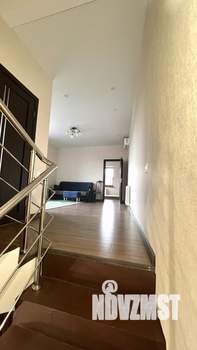 Дом 198м², 3-этажный, участок 3 сот.  