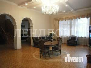 Дом 525м&sup2;, 2-этажный, участок 5 сот.  