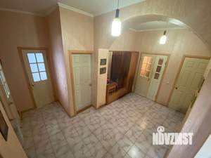 Дом 182м², 2-этажный, участок 4 сот.  