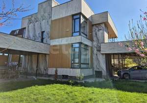 Дом 300м&sup2;, 2-этажный, участок 6 сот.  