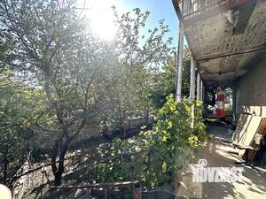 Дом 263м&sup2;, 3-этажный, участок 5 сот.  