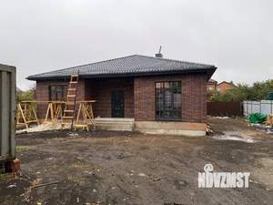 Дом 180м&sup2;, 1-этажный, участок 7 сот.  