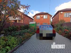 Дом 111м&sup2;, 2-этажный, участок 3 сот.  